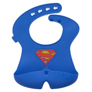 Superman by bbox śliniak z kieszonką na białym tle